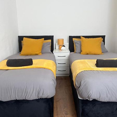 Spacious 3 Bed - Efc Stays ليفربول المظهر الخارجي الصورة