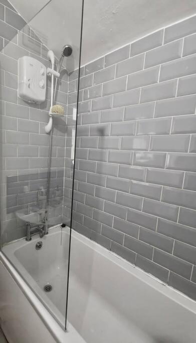 Spacious 3 Bed - Efc Stays ليفربول المظهر الخارجي الصورة